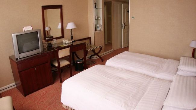 Hotel Golden Dragon Kunming Servicios foto